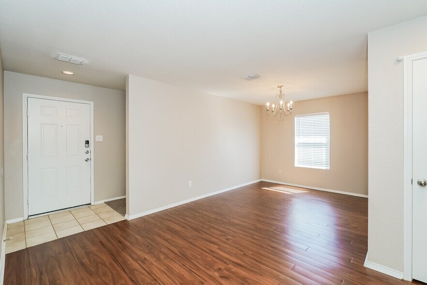 Building Photo - 801 San Miguel Trail