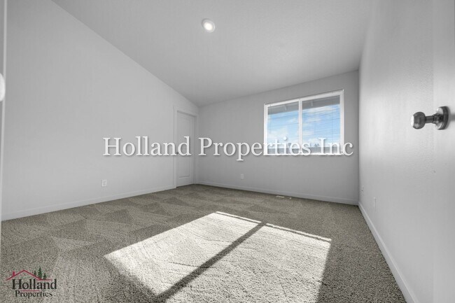 Building Photo - 9059 SW Sagert St