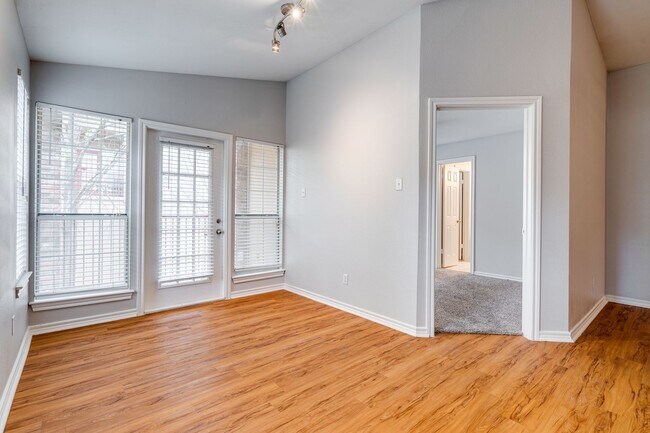 Building Photo - Pointe  360 222 - Go West - 2222 / 360 - Hill Country Paradise - 2bd / 2ba - Garage  - Pool - Nat...