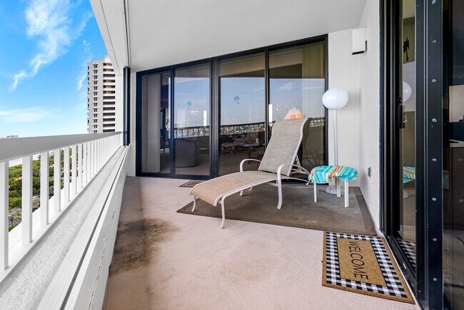 Building Photo - 5070 N Ocean Dr