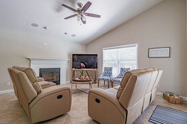 Building Photo - 2225 Silver Sands Ct