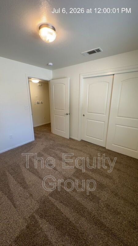 Building Photo - 2664 W Lark Ave