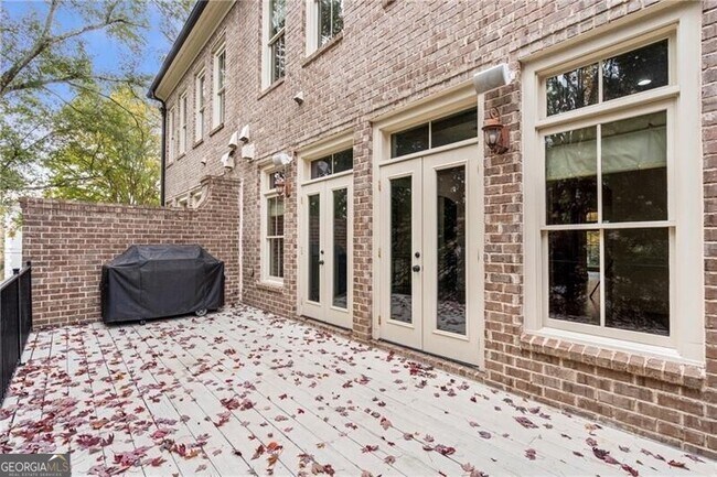 Building Photo - 58 Sheridan Dr NE