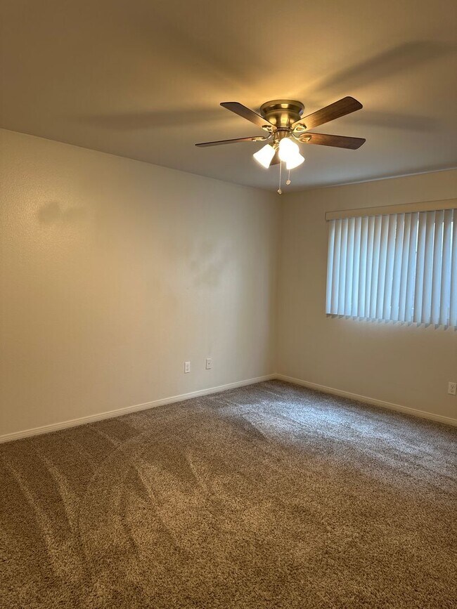 Building Photo - 408-14 Delaware St