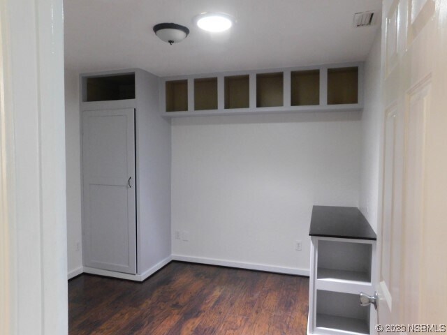 Building Photo - 1709 Umbrella Tree Dr