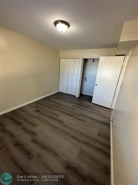 Building Photo - 401 SW 86th Ave