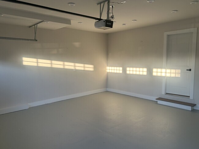 Building Photo - 1143 Lisenbee Wy