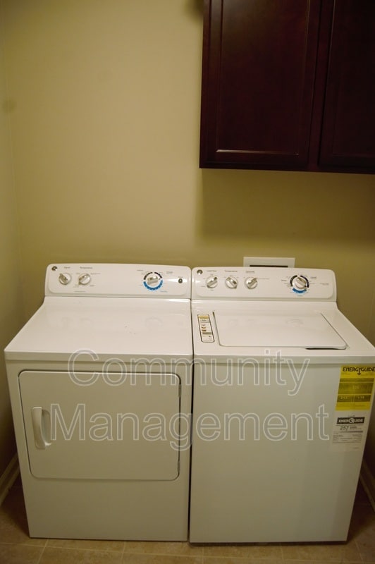 Building Photo - 828 Northbrook Dr