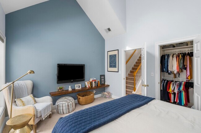 Building Photo - 85 Camp Ave