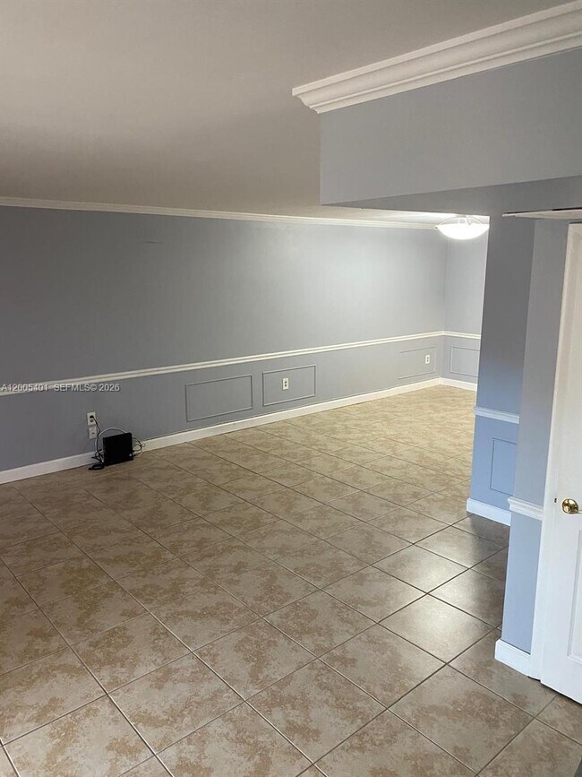 Building Photo - 8761 SW 137th Ave