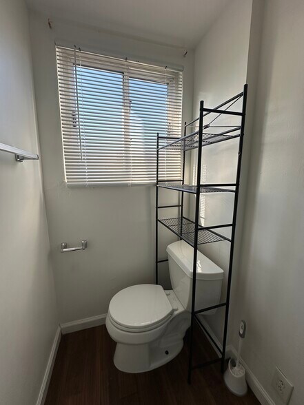 Building Photo - 134 Sherman St