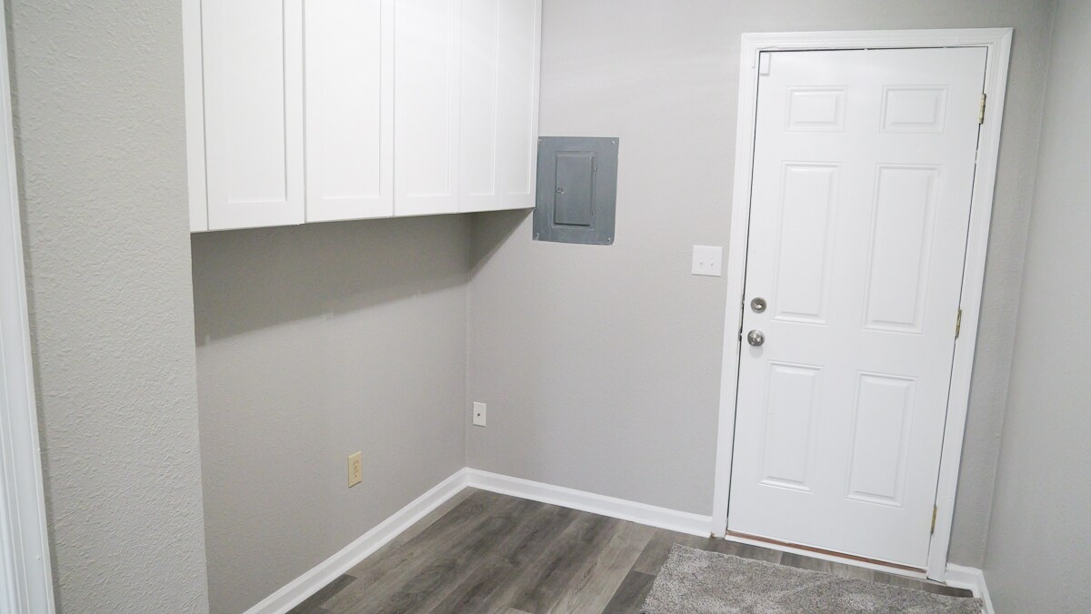 Building Photo - 6021 Camellia Dr