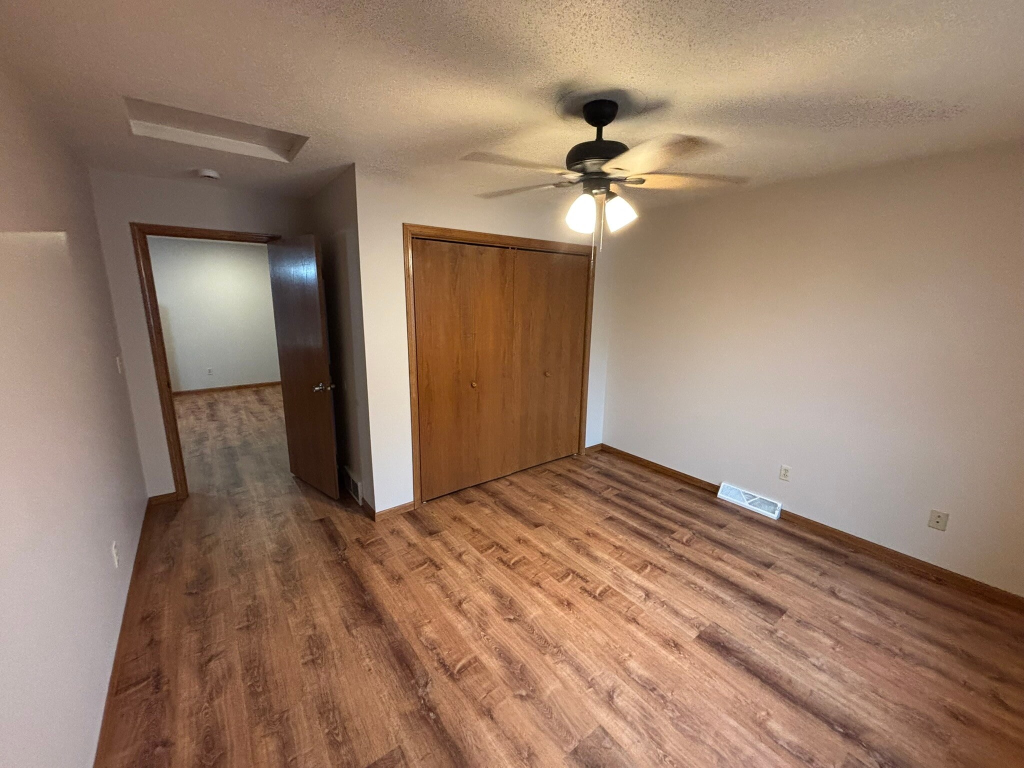 Building Photo - 125 Rosewood Ln S