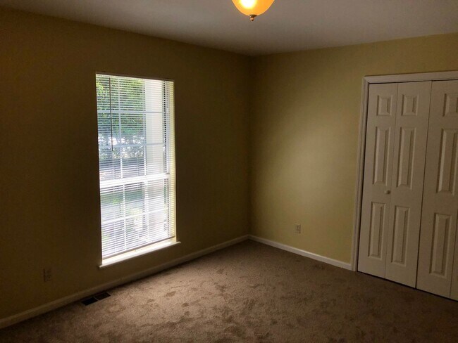 Building Photo - Available 9/8. Beautiful 4BR/2.5BA Home Av...