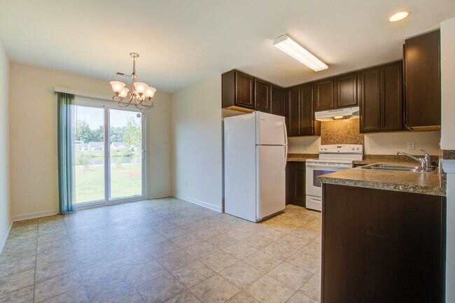 Building Photo - 183 Brittondale Rd