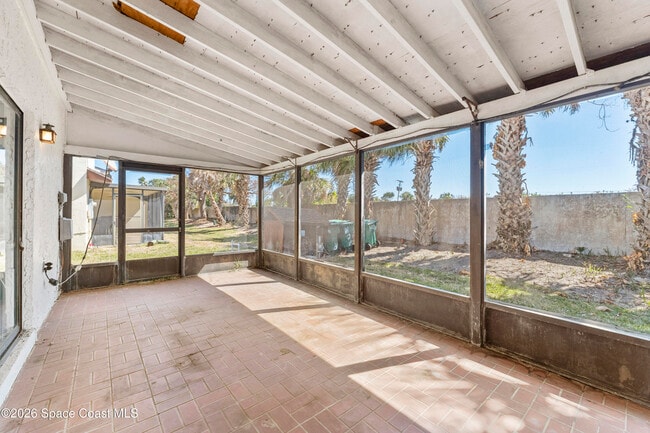 Building Photo - 145 Seawind Dr