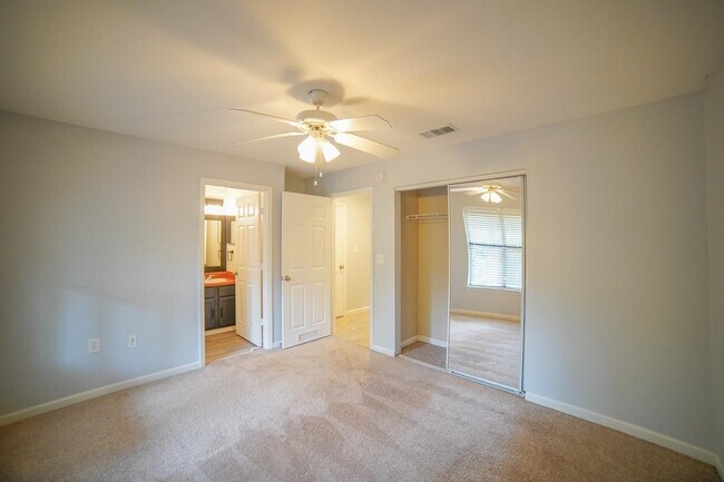 Building Photo - 741 White Dr
