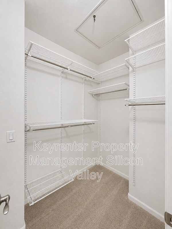 Building Photo - 638 Cedarville Ln