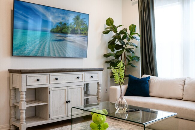 Building Photo - Fully Furnished with appliances Ontario Townhouse