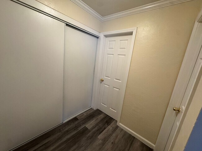 Building Photo - Welcome to SkyView Villa & Somerset Apartm...
