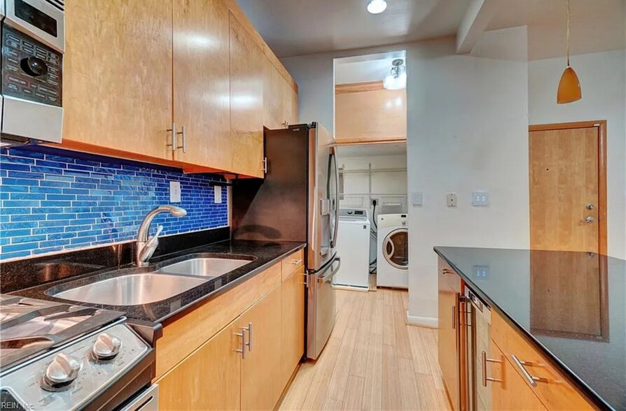 Building Photo - 520 W Olney Rd