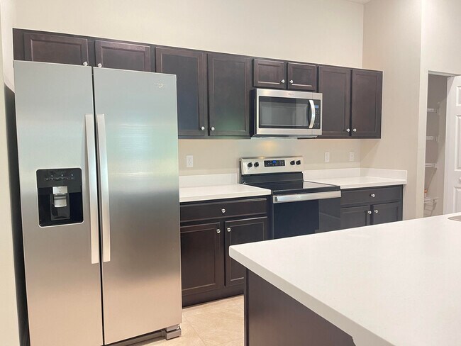 Building Photo - 1133 SW Ingrassina Ave