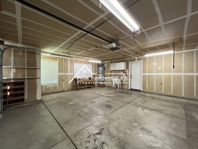 Building Photo - 8817 Barn Owl Ct