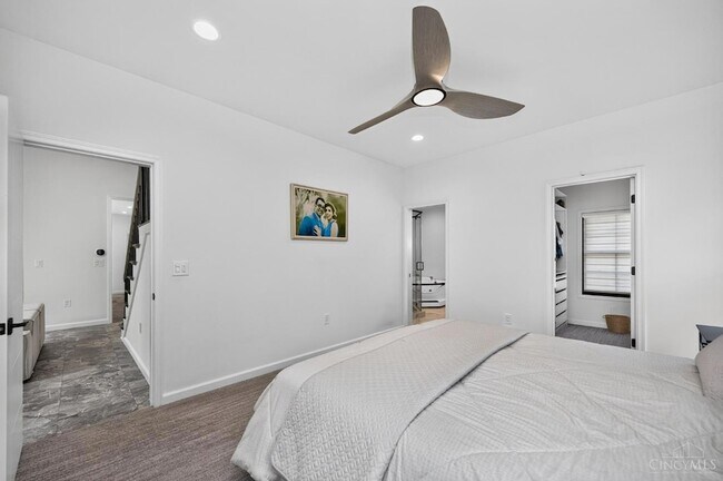 Building Photo - 6582 Rosewood Ln