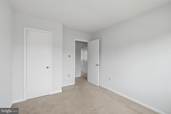 Building Photo - 8635 Reinecke Ct