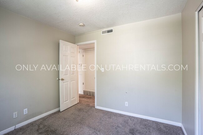 Building Photo - 1214 W 1380 N
