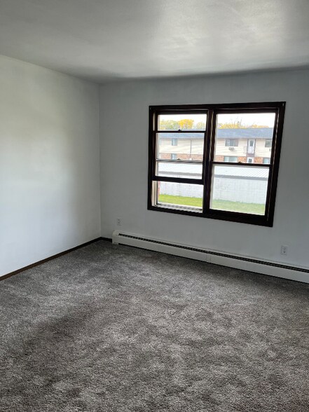 Building Photo - 1865 Badger St