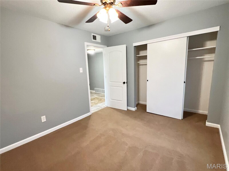 Building Photo - 6990 Colonial Woods Dr