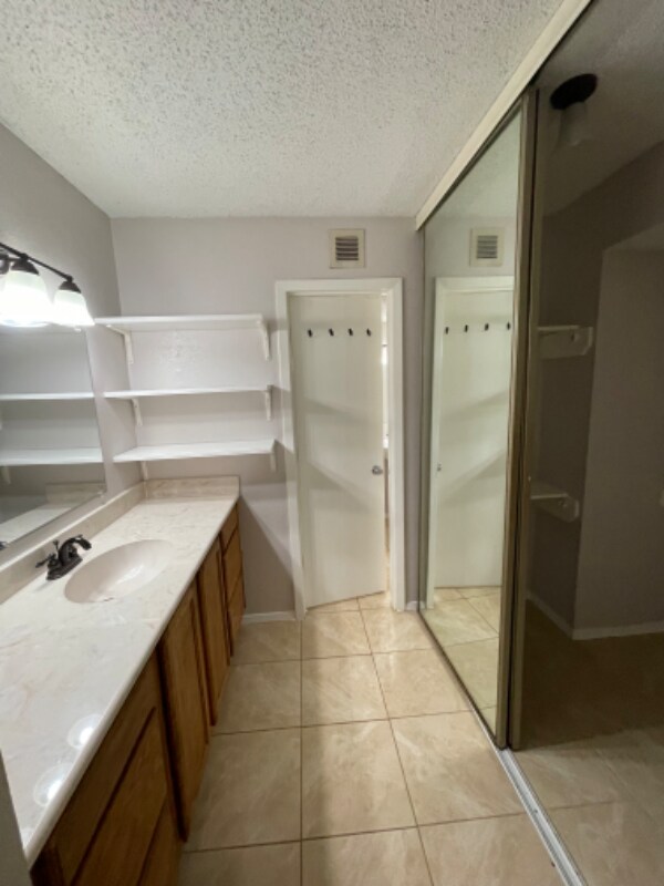 Building Photo - 12212 Copper Tree Pvt Ln