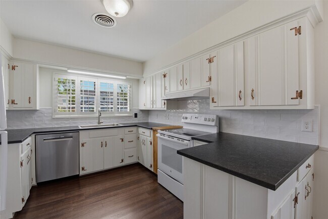 Building Photo - 3626 Latma Dr