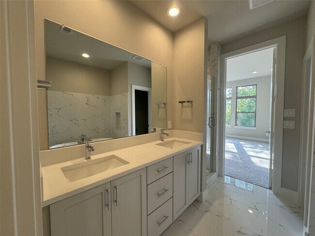 Building Photo - 540 Janisch Rd