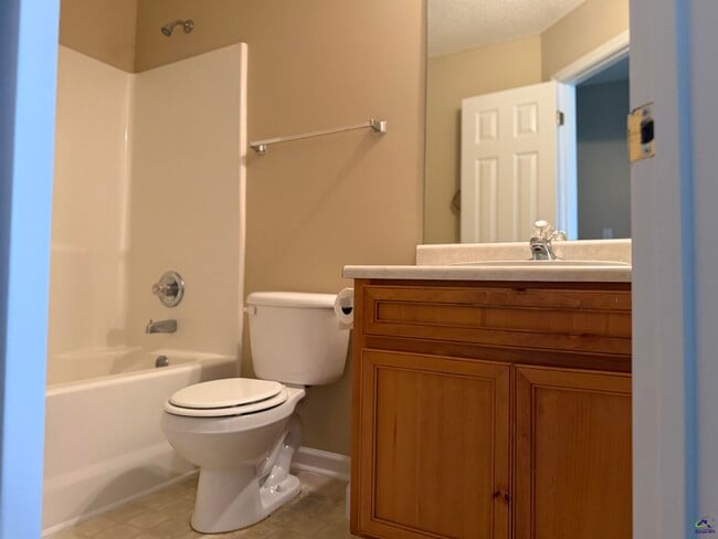 Building Photo - 510 Clover Trail