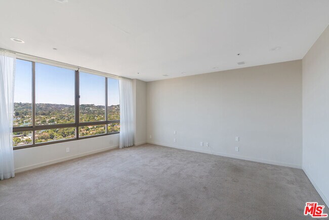 Building Photo - 10430 Wilshire Blvd