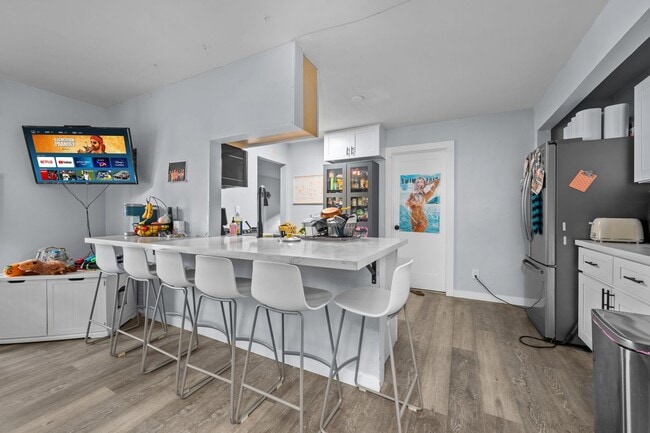 Building Photo - 6233 Mary Ln Dr