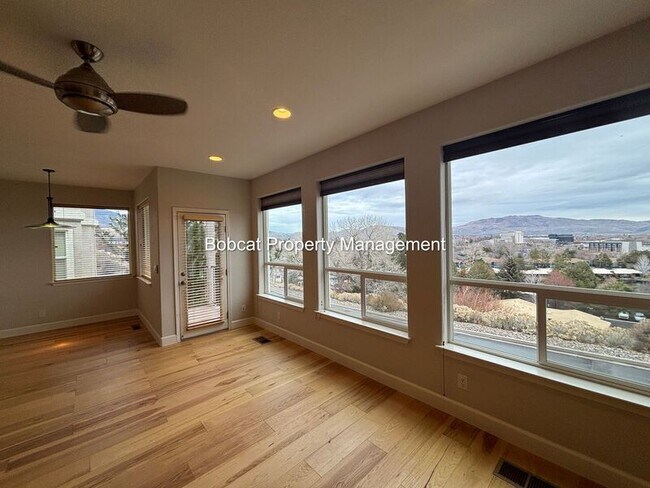 Building Photo - 1320 Thompson St