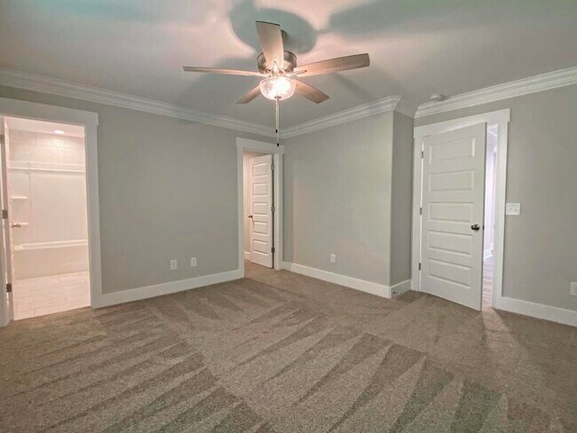 Building Photo - 166 Sango Dr