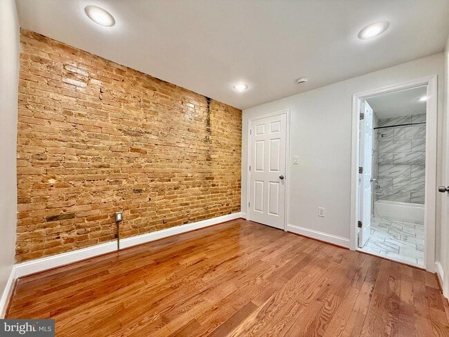 Building Photo - 1268 Glyndon Ave