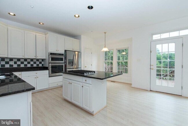 Building Photo - 13559 Flowerfield Dr