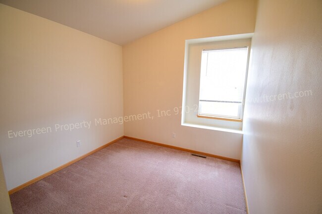 Building Photo - 648 Brewer Dr