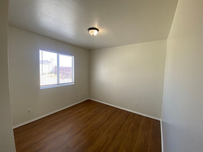 Building Photo - 1903 Coral Ct