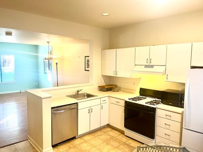 Building Photo - 51 S 17th St