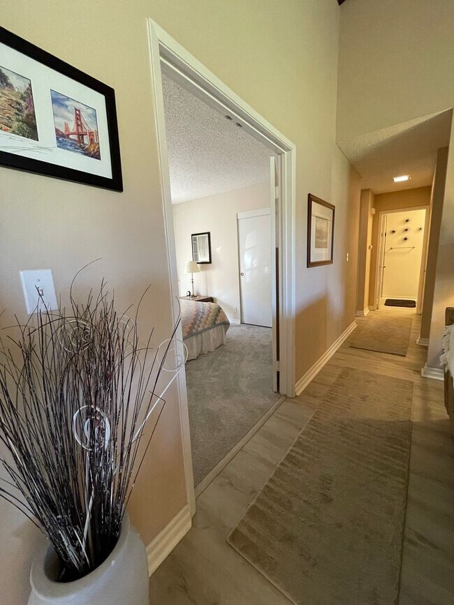 Building Photo - Charming 3Br/2Ba Updated Fully Furnished Vacation Rental W/ Golf Course View