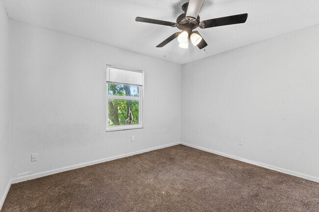 Building Photo - 13789 Yarmouth Dr