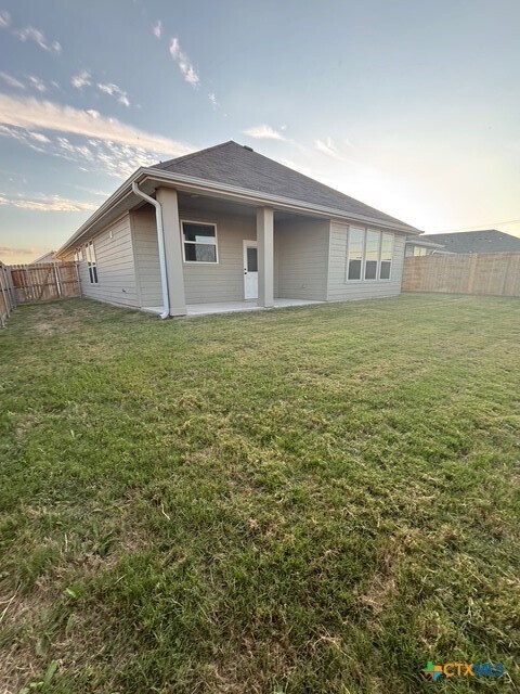 Building Photo - 8114 Smoke Crk Ln