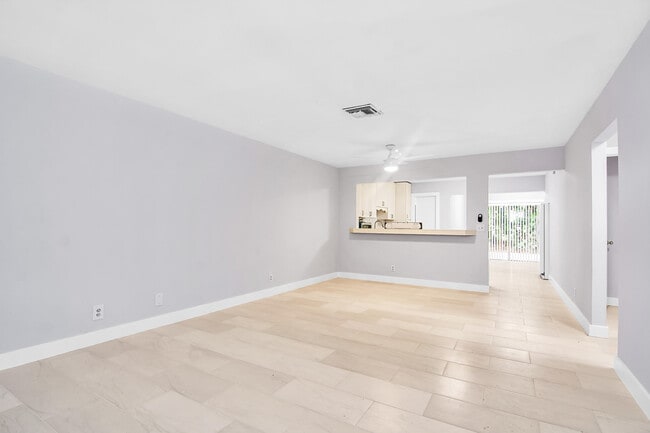 Building Photo - 4858 Arthur St