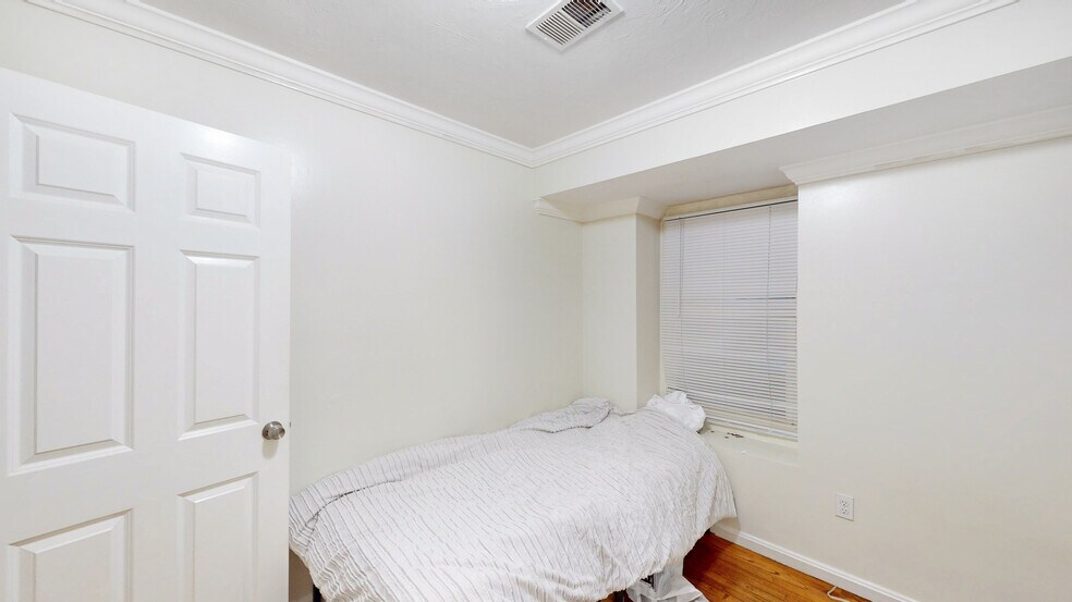 Building Photo - 712 Shawmut Ave